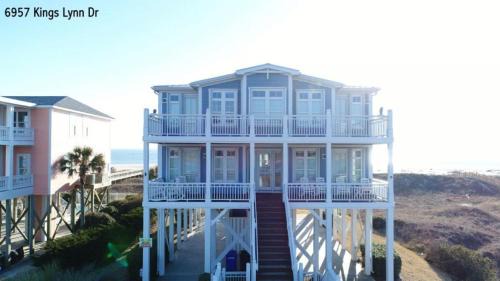 Oak Island Casa | Tar Heel Haven
