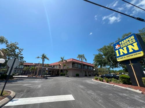 Tarpon Springs Hotel | Tarpon Shores Inn