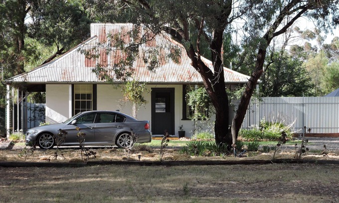 Haven Casa | Casa de ladrillos de barro restaurada con buen gusto de 1923 ubicada Horsham (Haven)