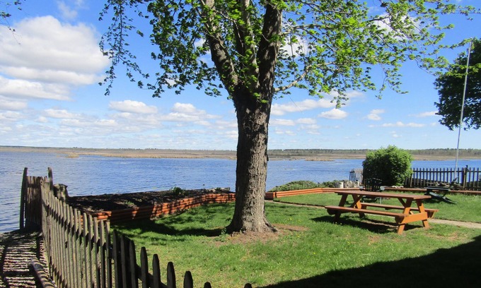 East Tawas Casa | Tawas Inland lake come view the beauty of this ever changing lake