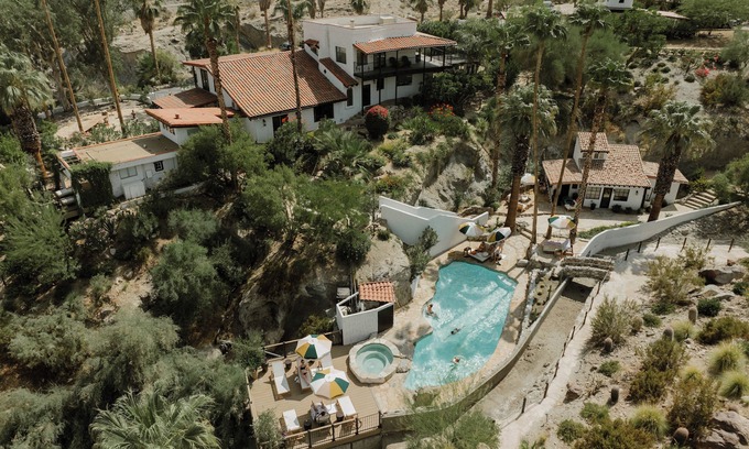 Palm Desert Casa | Television Host and Designer Bobby Berk Invites You To His Desert Oasis