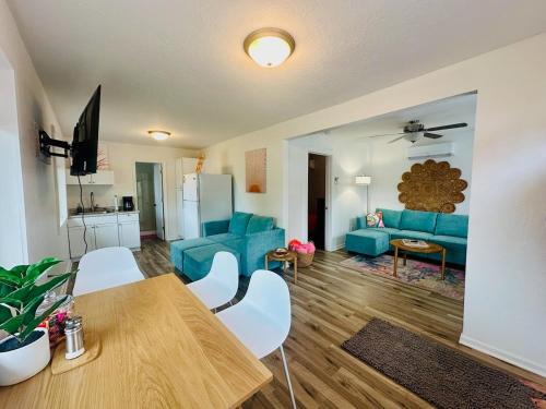 Sunrise Beach Casa | Terrific lake view On the shoreline