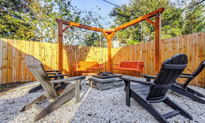 Foster Place Casa | Texas Two-Step: Near NRG/ Full Game Room/ Lounge+Fire Pit