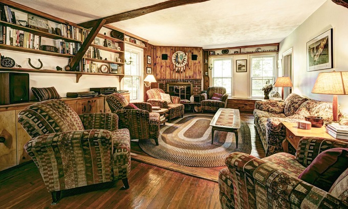 Hamilton Otro | The 1801 Armstrong House - Una encantadora joya histórica en el valle del río Chenango