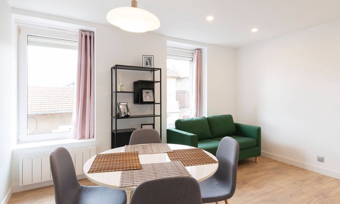 Jarny Apartamento | The 4* Rose dragée apartment