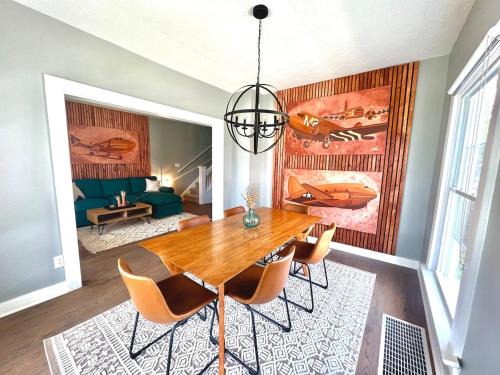 Dayton Casa | The Airplane Art House