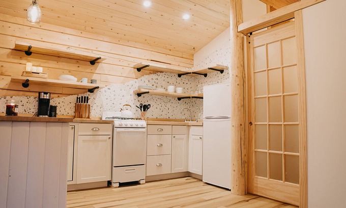 Badger Cabina | The Alaskan Hideaway - As Seen On YouTube