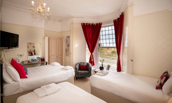 Uplands Hotel | The Alexander