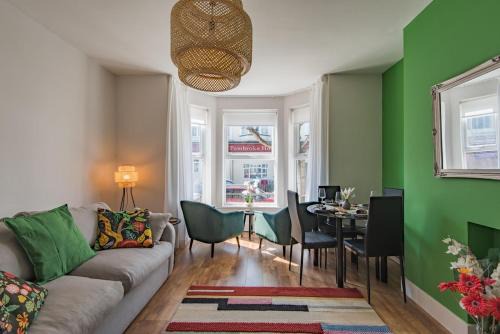 Folkestone Casa | The Bay by Keepers Cottages