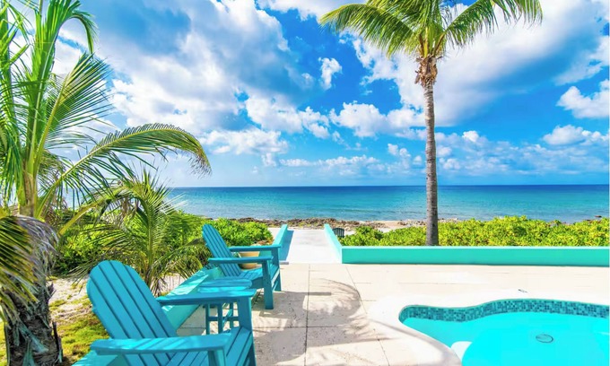 Old Man Bay Cabaña | The Bay with 500 Feet of BeachFront and 2 Cottages