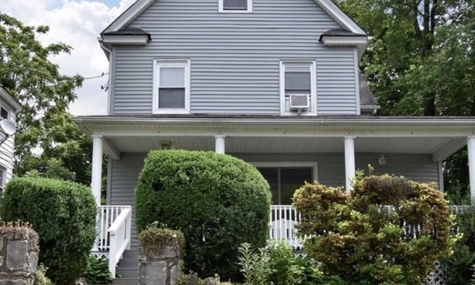 Tuckahoe Casa | La hermosa casa de campo HillSide te espera! Excelente ubicación y cerca de la ciudad de Nueva York.