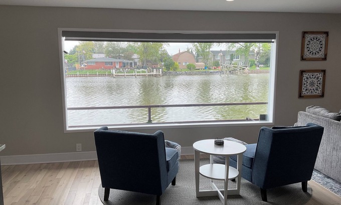 Harrison Alquiler De Eote | The Boat House at Clinton River Boathouse & Marina!