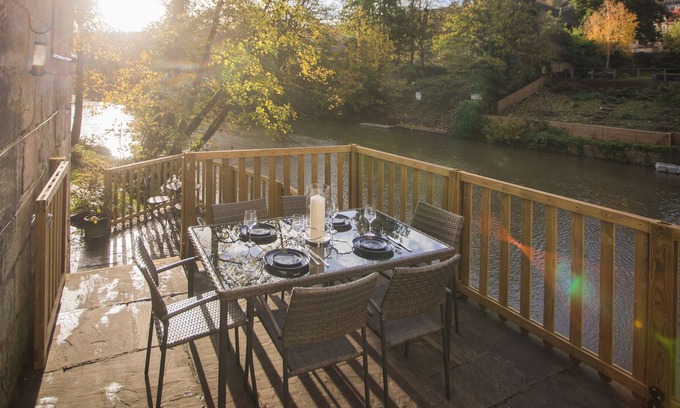 Bath Cabaña | The Bridge House