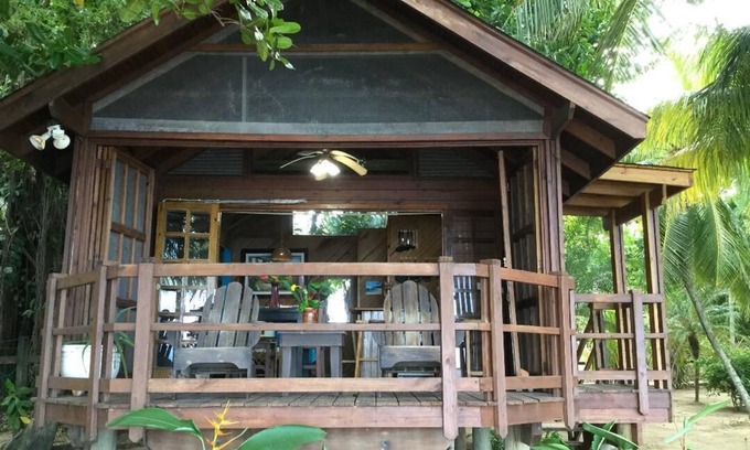 Antoneys Cay Cabaña | La Cabana Guest Cottage