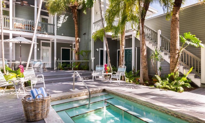 Downtown Hotel | The Cabana Inn Key West - Adult Exclusive