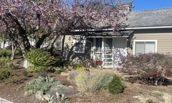 Medford Cabaña | The Carriage House