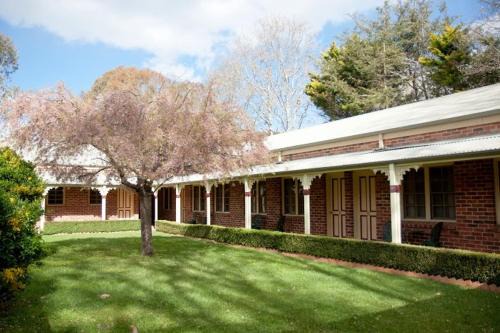 Bungendore Hotel | The Carrington Inn - Bungendore