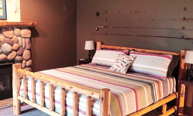 Grayling Casa | The Castaway on the Ausable River Holy Waters