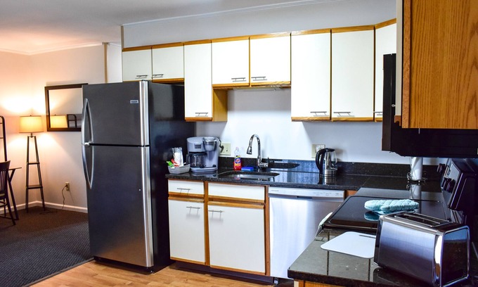 Pittsfield Casa | The Central Downtown Inn & Suites