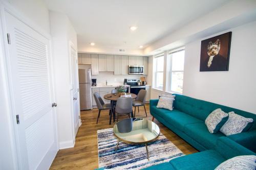 Brightwood Park Apartamento | The Chey:Modern and Intimate