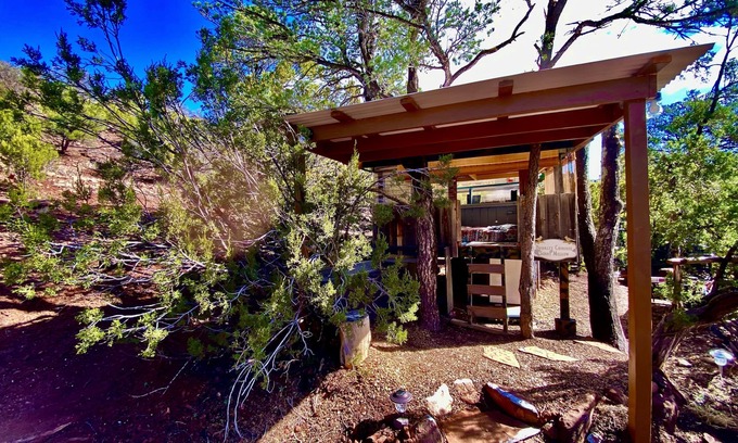 Zuzax Villa | La casa del árbol Chi ... Glamping civilizado en Sunny Mellow Eco Villa sostenible