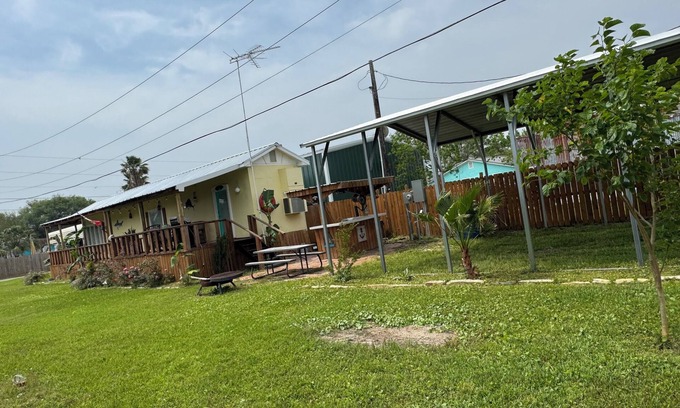 Port O Connor Casa | The Copenhagen Bungalow with 1 bedroom in Port O'Connor with AC