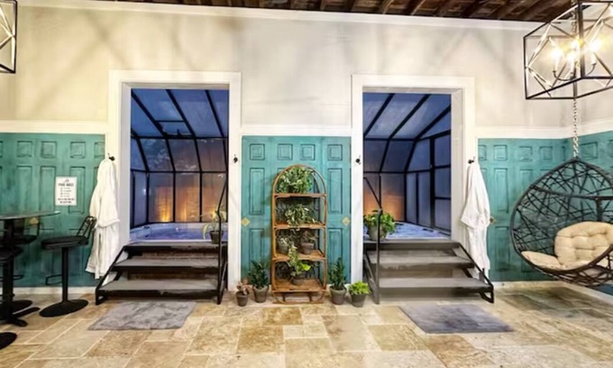 Eudora Casa | The Cottage: Luxurious Getaway! Pool-Hot Tub-Sauna