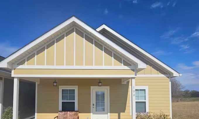 Midland City Cabaña | The Cottages 2 2BR2BA Dothan Pet Friendly Gorgeous Pool, Pickle Ball court, Gym