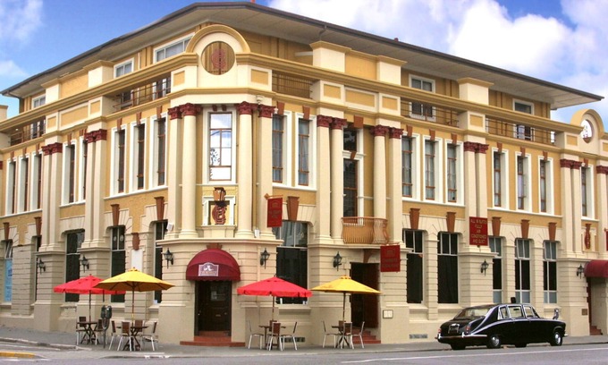 Napier Hotel | The County Hotel