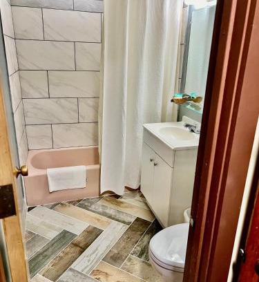 Elkhorn Hotel | The Crossroads Motel