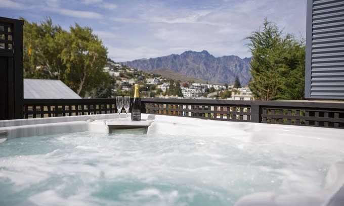 Queenstown Cabina | The Dairy Private Hotel by Naumi Hotels