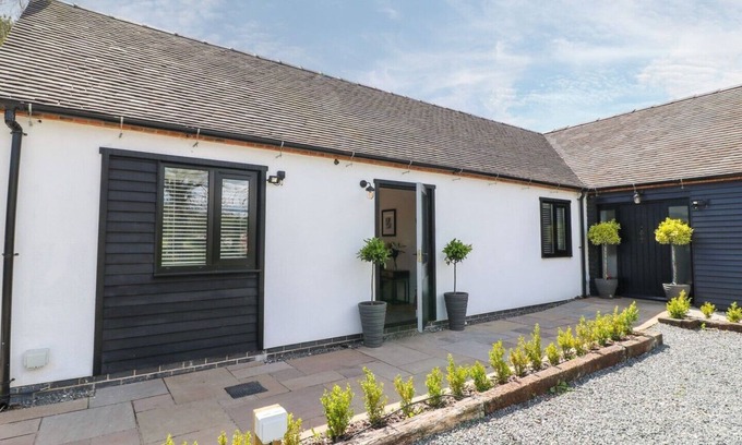 Fenny Bentley Cabaña | The Den 5*, Private Hot Tub, Derbyshire Dales/Peak District.