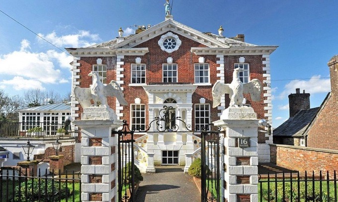 Launceston Hotel | The Eagle House Hotel