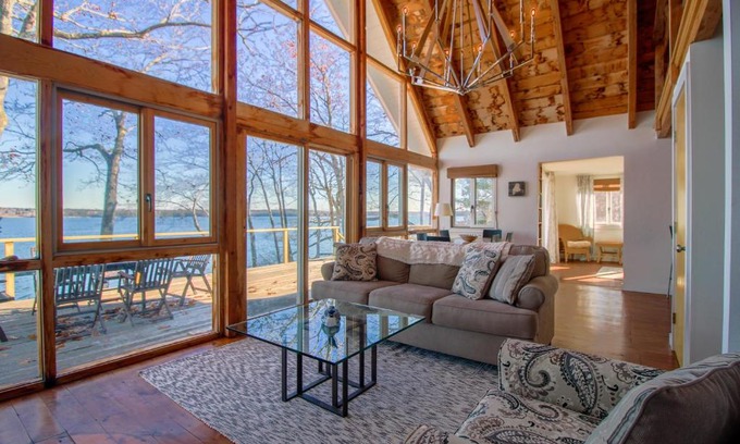 Waldoboro Casa | The Eagle's Nest