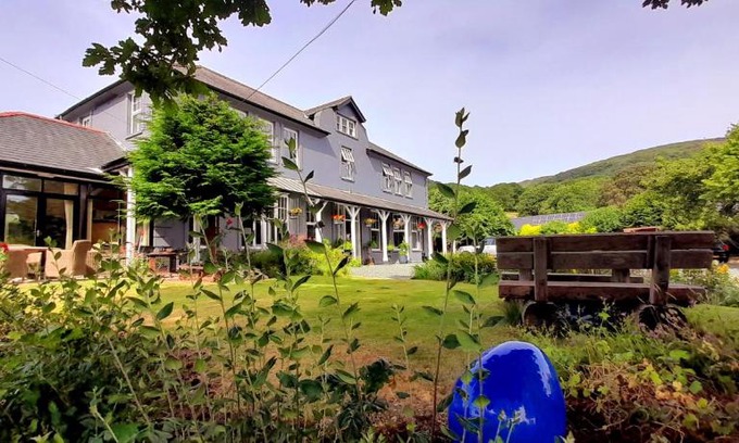 Rhayader Hotel | The Elan Valley Hotel