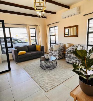 Gaborone Apartamento | The Exec Home Self Catering Villa