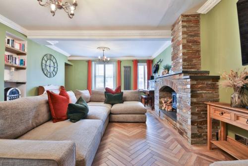 Mynyddbach Casa | The Family Nest – Swansea 4 Bedroom Retreat