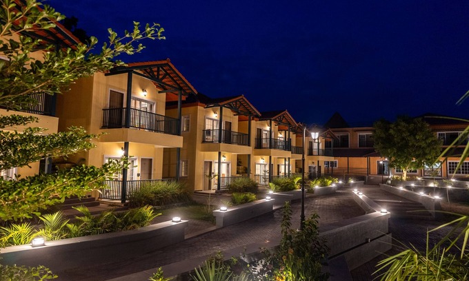 Dhari Complejo | The Fern Wisteria Resort Dhari