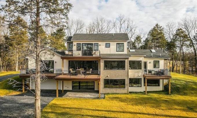 Front Royal Casa | The Forest Glade House