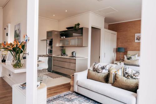 Knysna Central Apartamento | The Gallery, Luxury Apartment 209, Knysna Waterfront, Stay Knysna