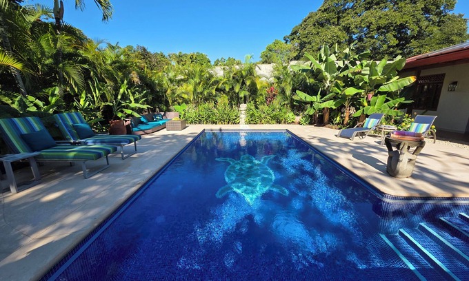 Atenas Casa | LA GEMA DE ATENAS: RETIRO DEL PARAÍSO TROPICAL