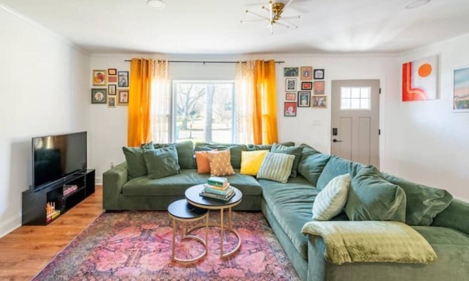 Forest Park Casa | The Georgia Peach