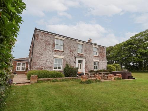 Flamborough Casa | The Grange