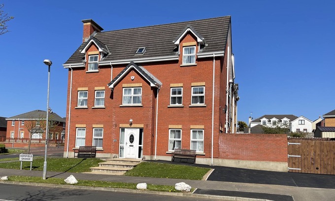 Portrush Casa | Casas de vacaciones de lujo en Portrush -‘The Grange '(para 12 a 8 camas) Perros