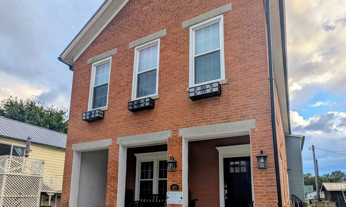 Augusta Casa | The Historic Tin Shop – A Cozy Retreat in the Heart of Augusta