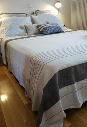 Vitina Apartamento | The house on the road of Love