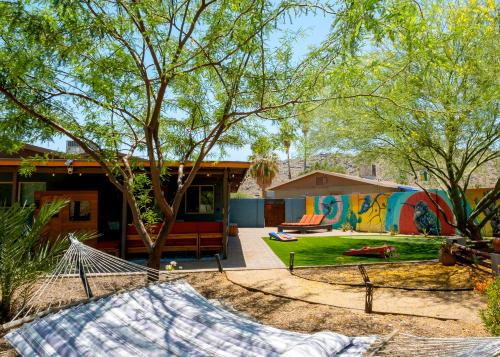 Citrus Plaza Villa | The Hummingbird House, Sauna & Mountain Views!