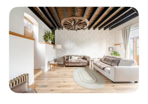 Cosford Casa | The Hurst Stable