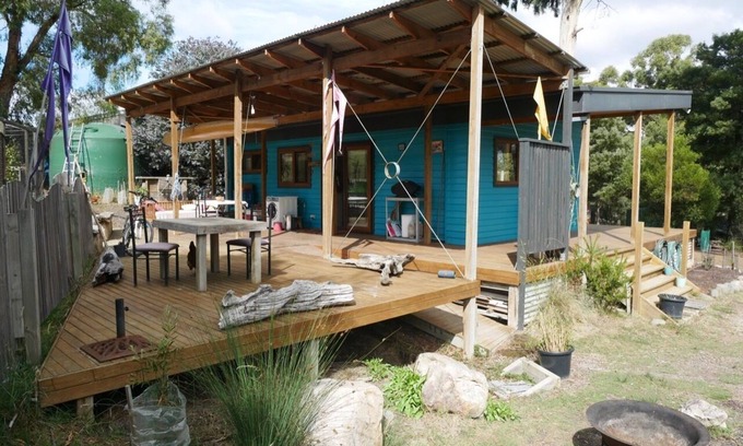 Abels Bay Apartamento | The Hut; simple, close to coast and bush, low impact, warm and comfortable