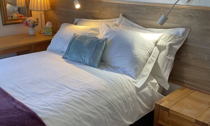 Douglas Apartamento | The Hutchinson Apartments - Apartment 3 - double bed
